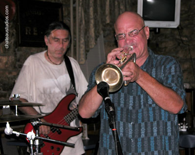 Suavek Z (bass) Roger Prieto (trumpet)