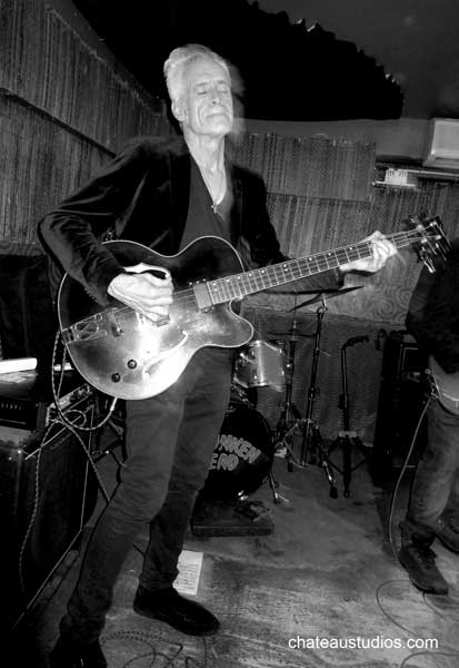 Kevin Shaw bass at Otto's Shrunken Head 2017